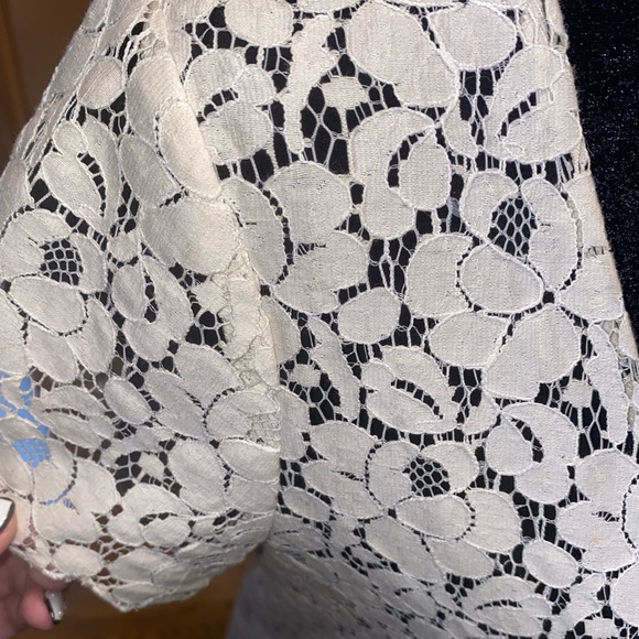 Aritzia Talula, excellent condition, White/ off white color, Small - Picture 5 of 6